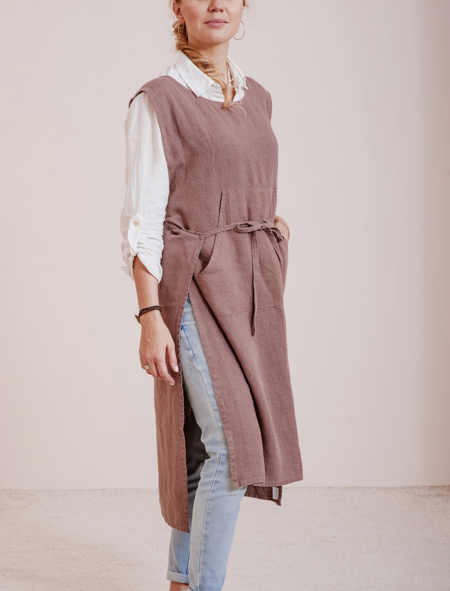 Linen cobbler apron in various colors