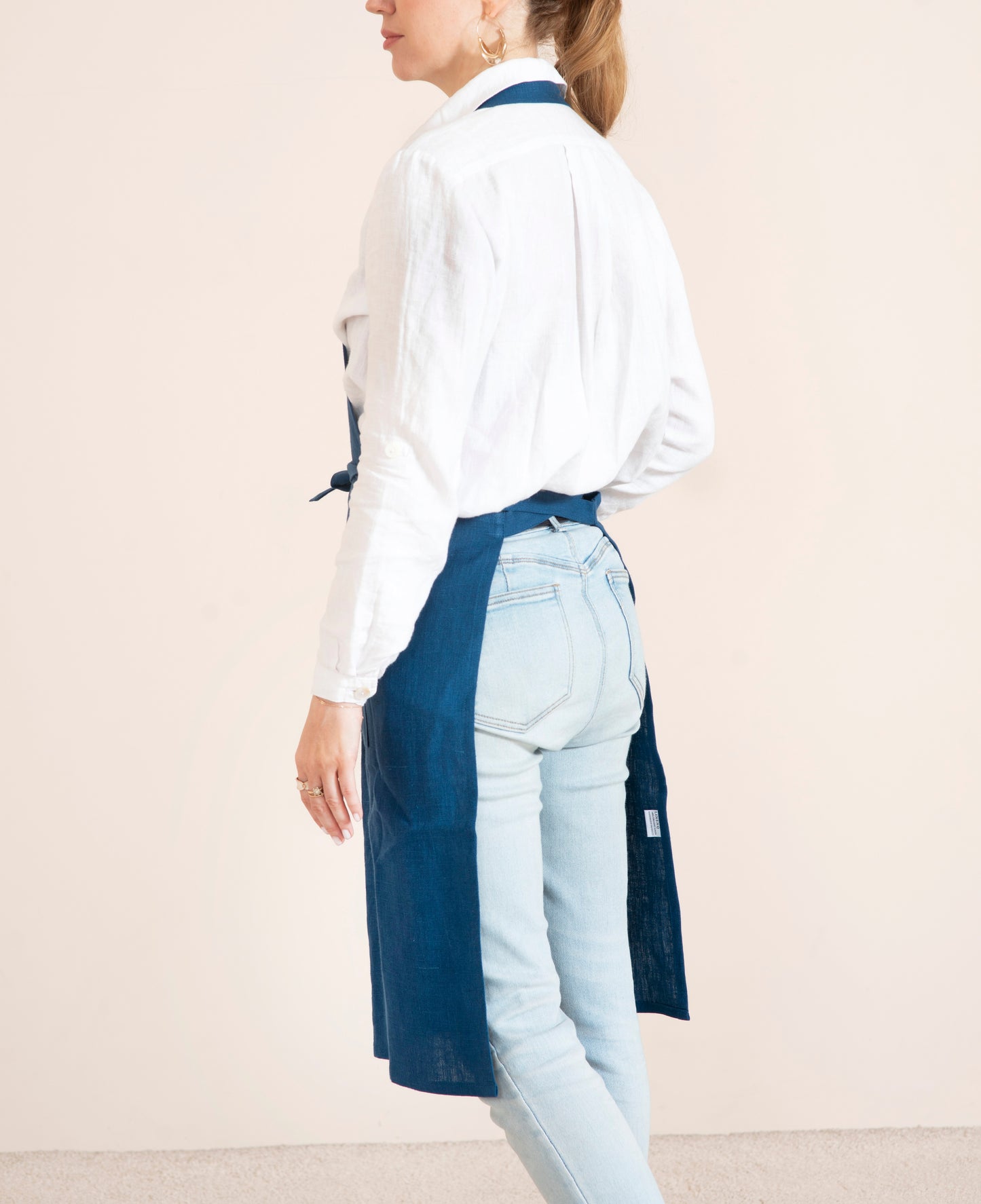 Classic linen apron with pockets