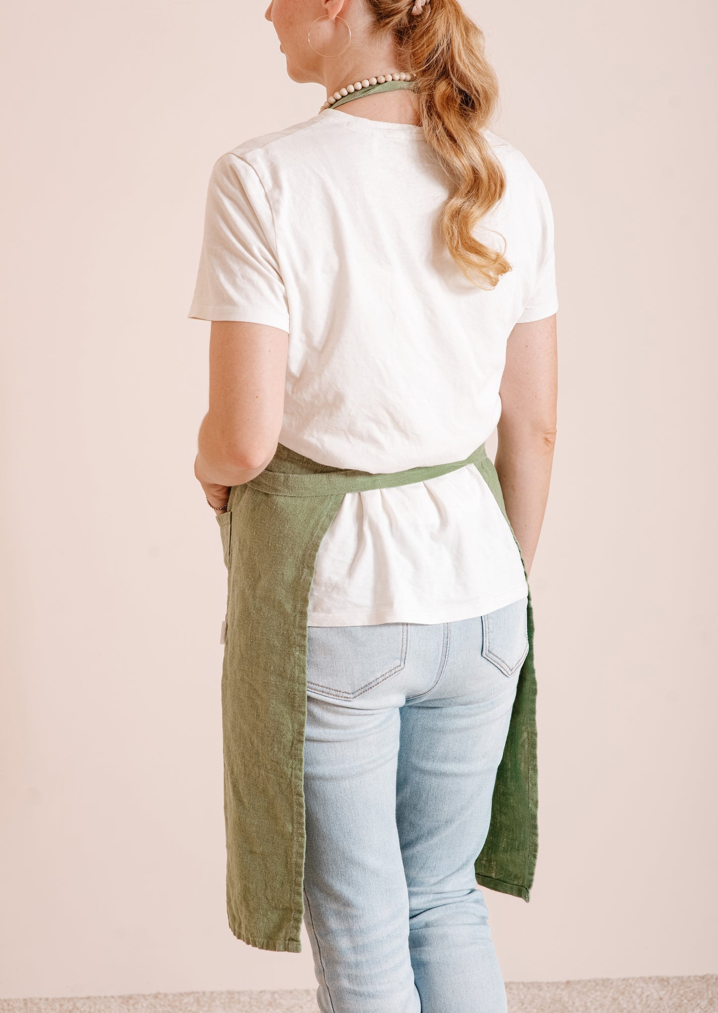 Adjustable linen apron in various colors
