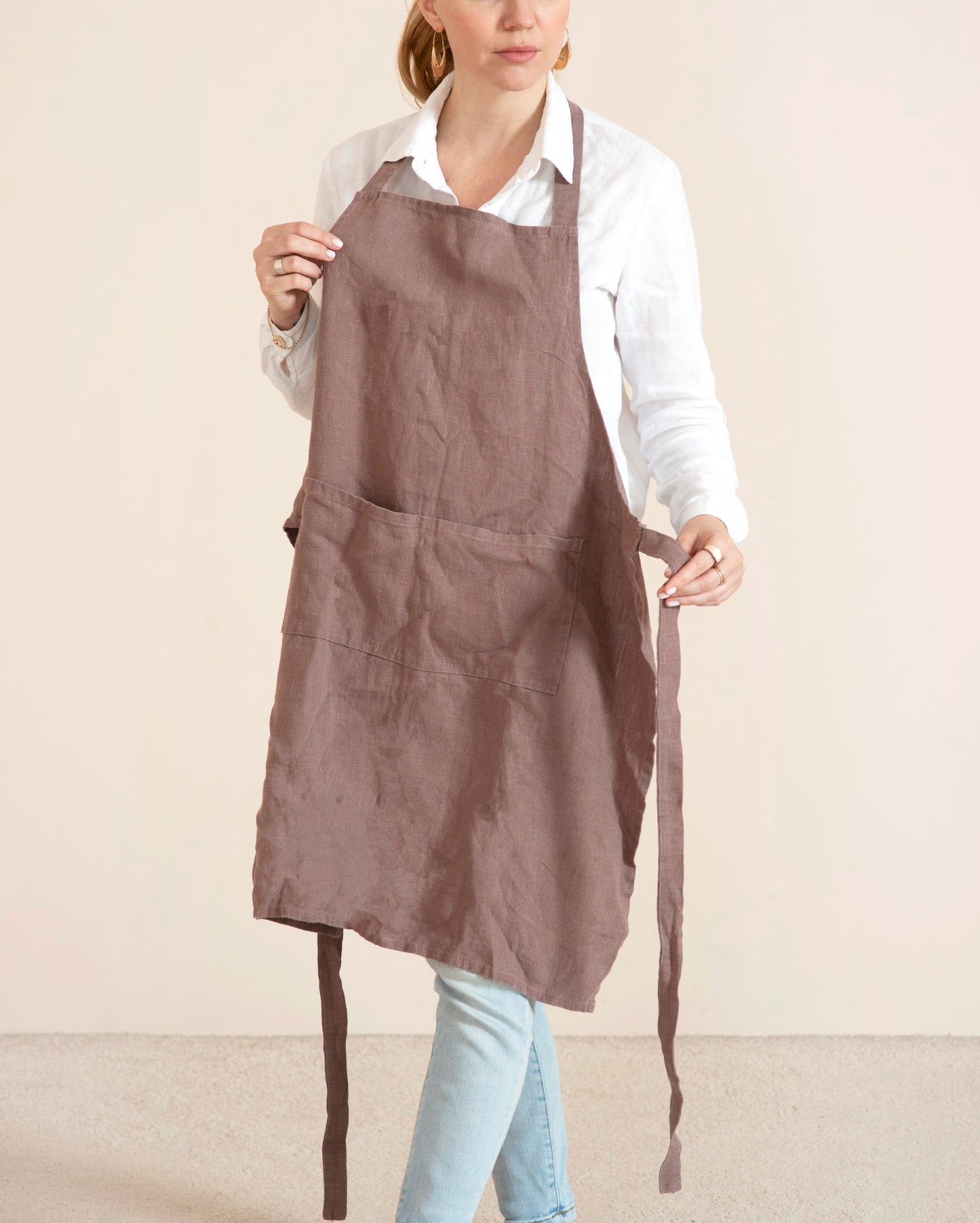 Classic linen apron with pockets