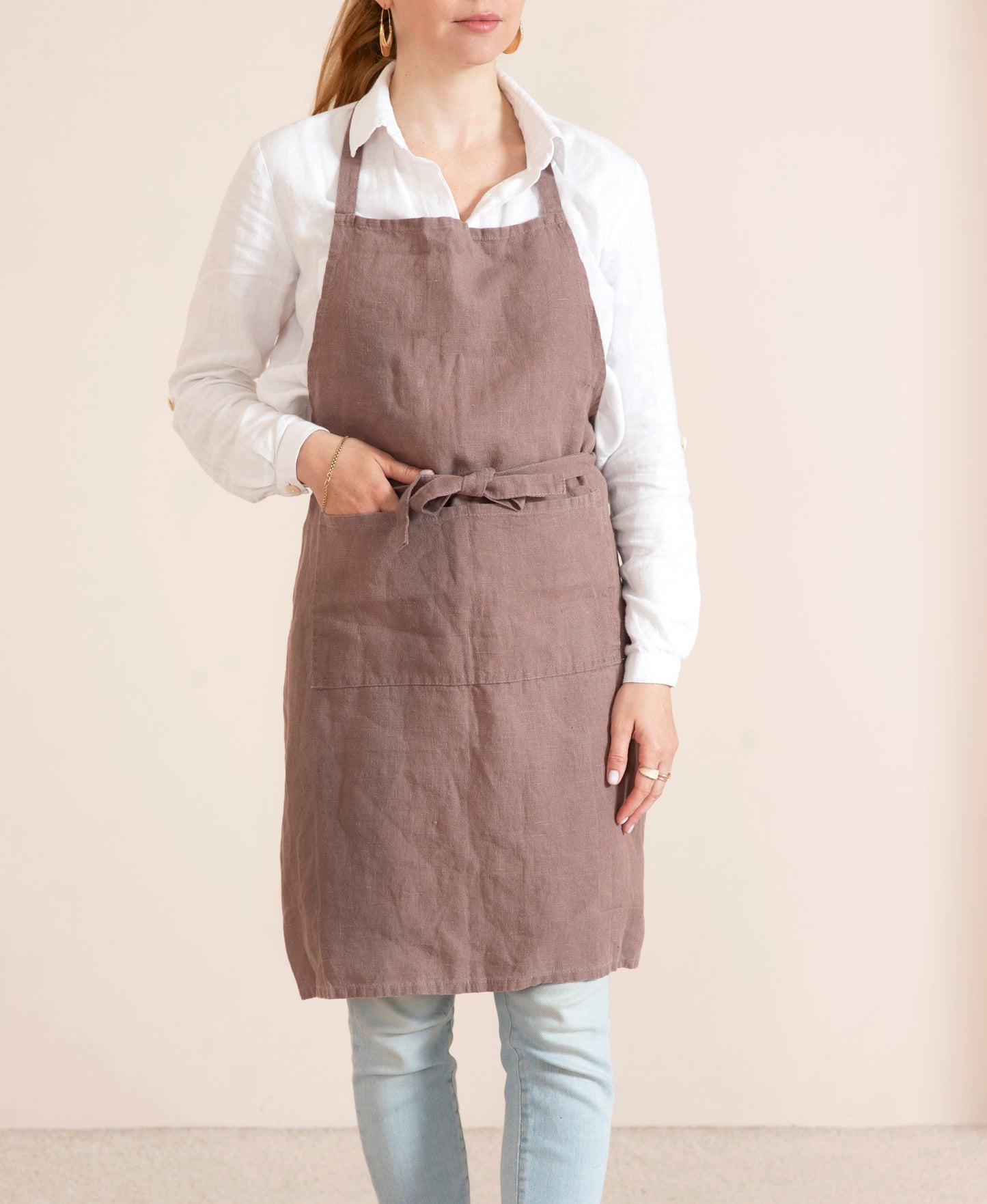 Classic linen apron with pockets
