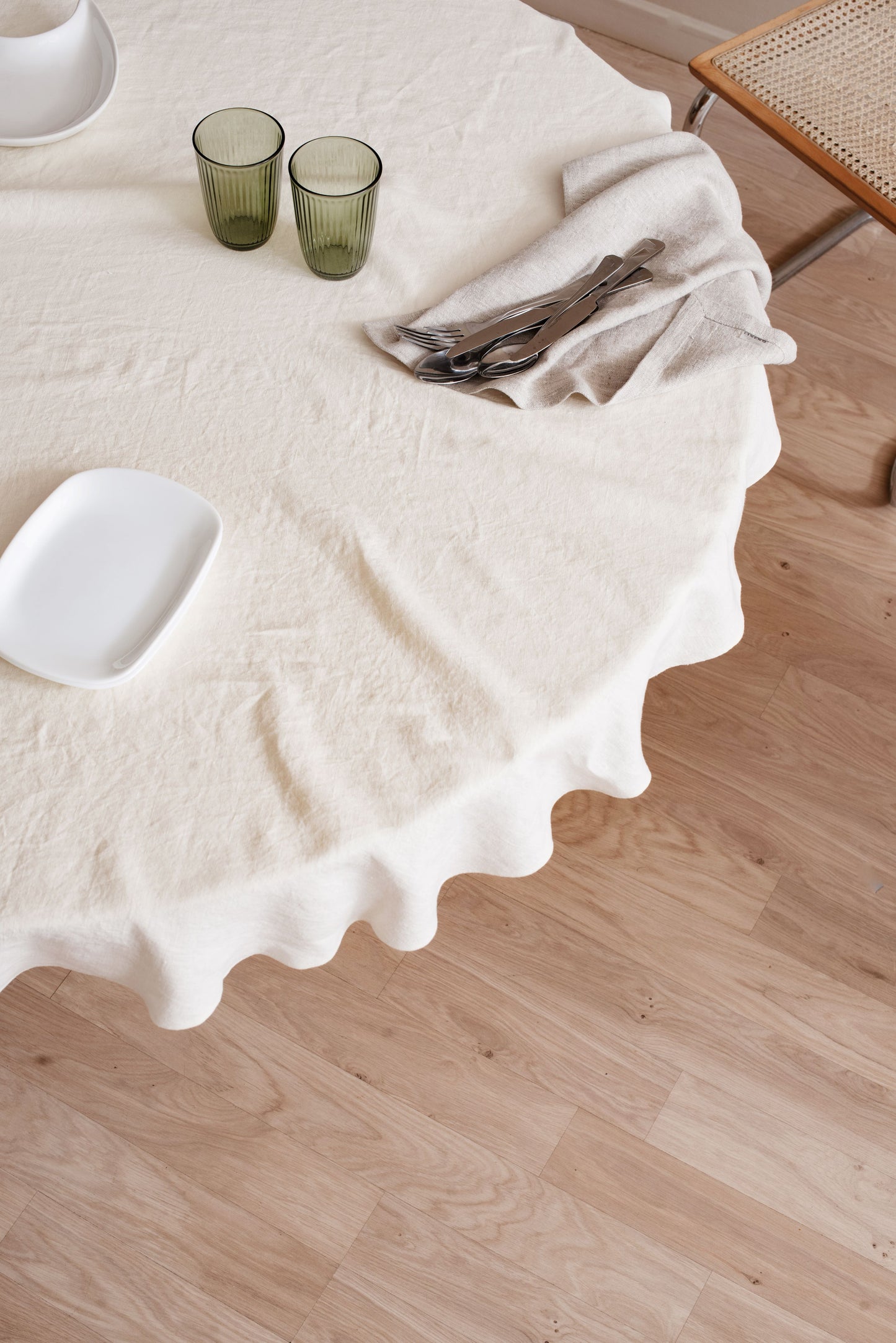 Linen round tablecloth