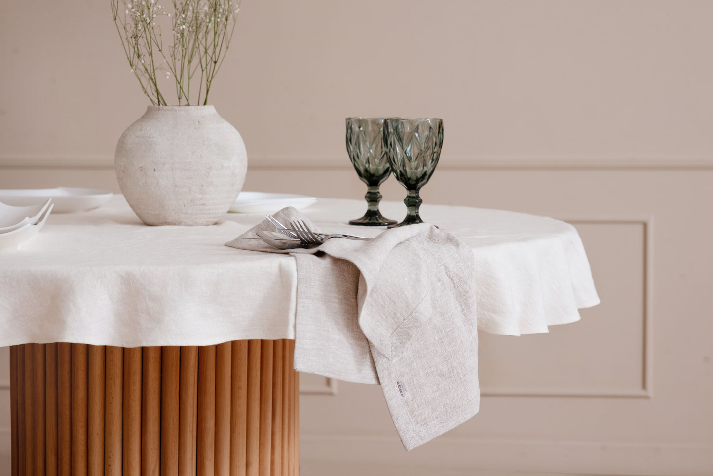 Linen round tablecloth