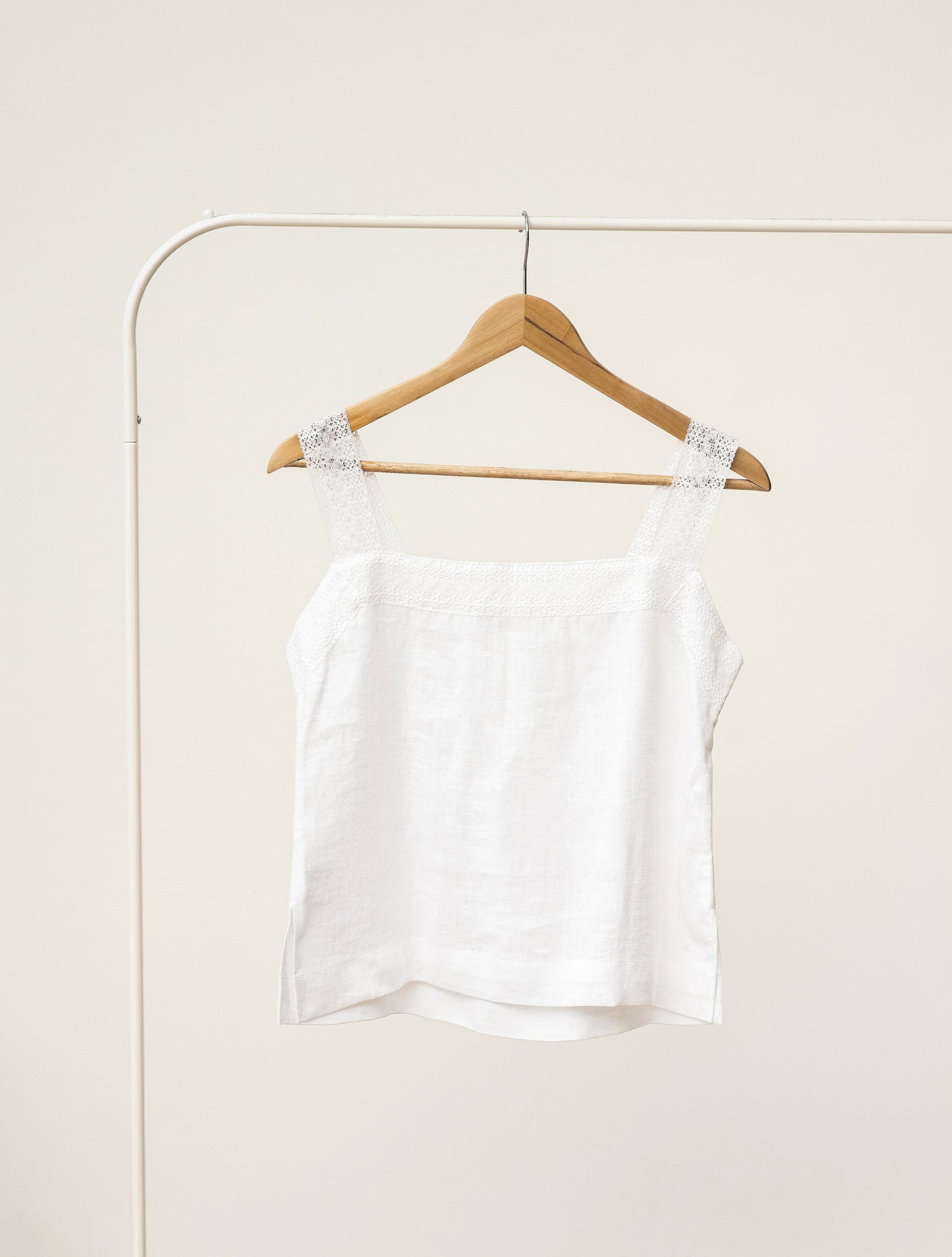 Linen pajama set with lace
