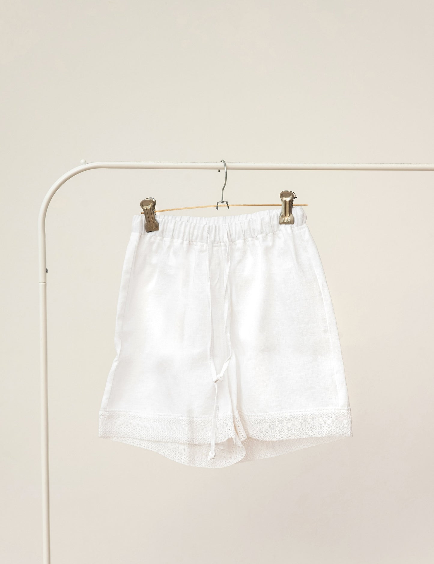 Linen pajama set with lace