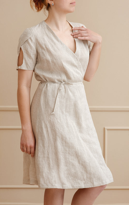 Linen dress with decorative sleeves