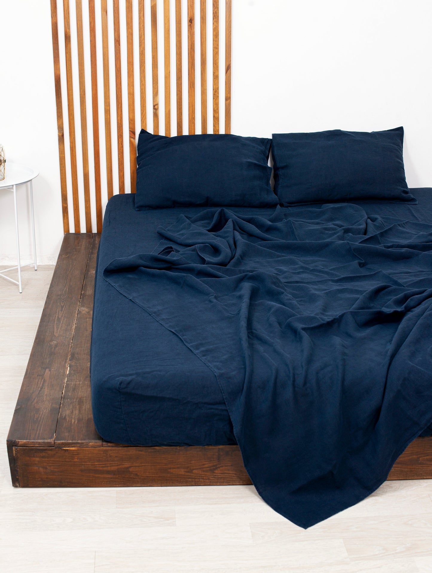 Linen fitted sheet in Full, Queen, King sizes