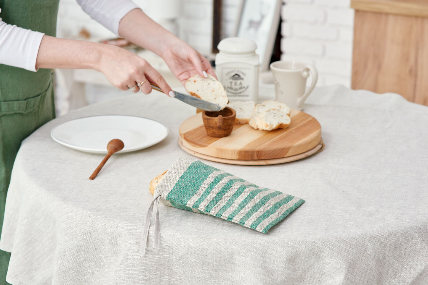Linen tablecloth round