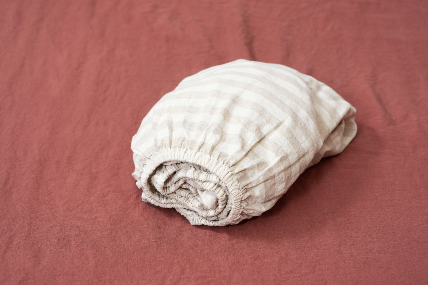 Linen fitted sheet in Full, Queen, King sizes