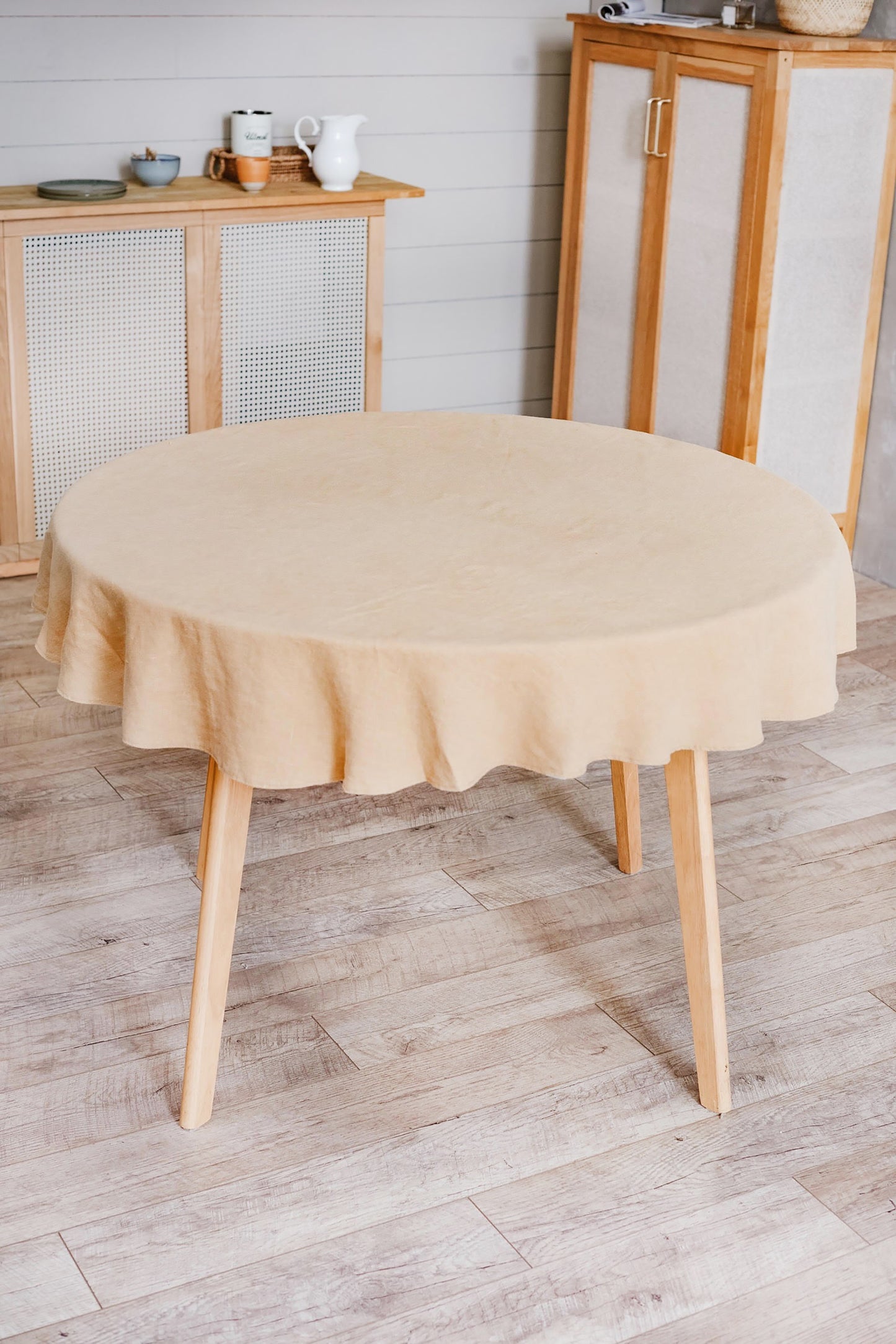 Linen round tablecloth