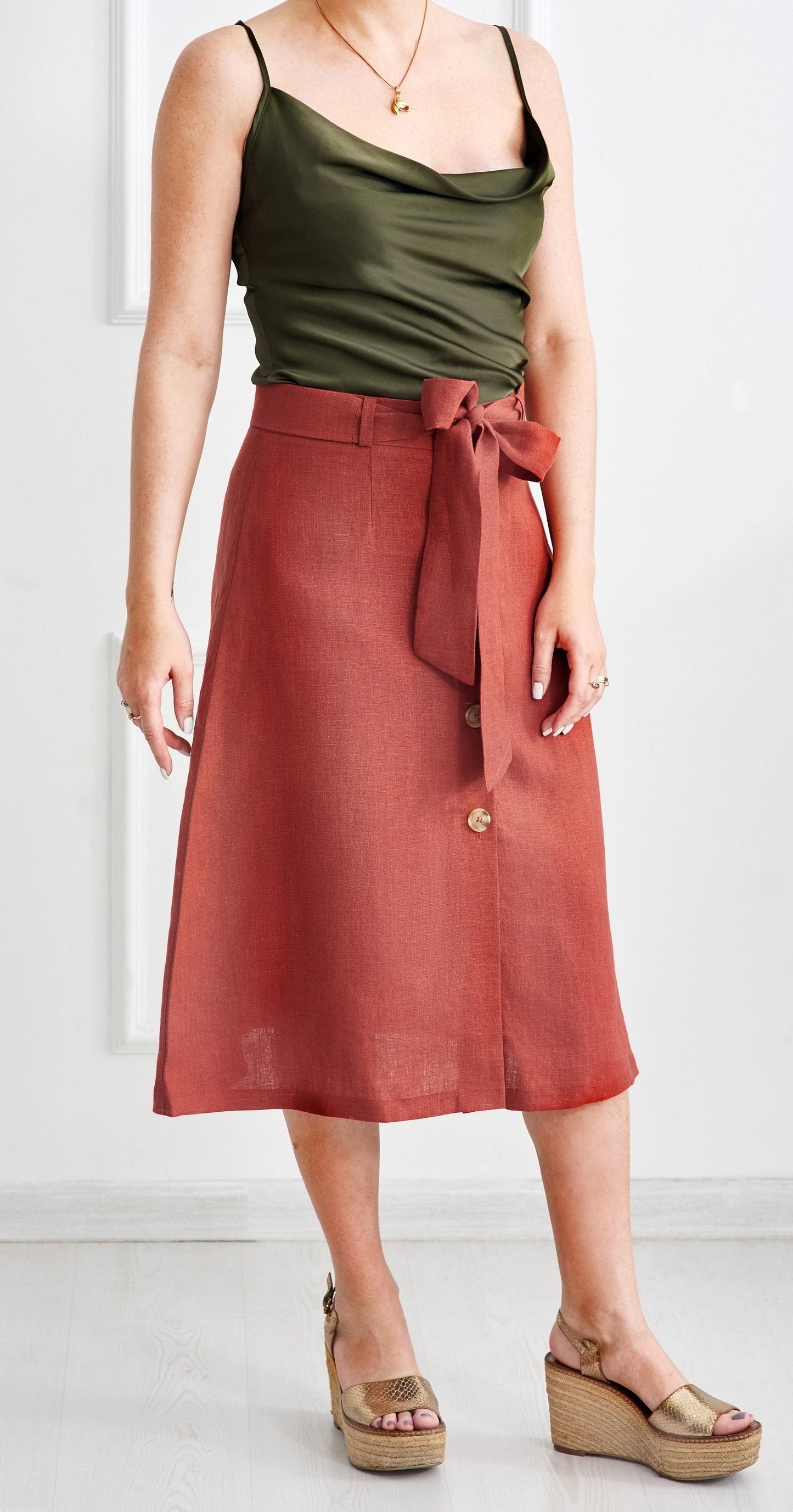 Front button linen skirt
