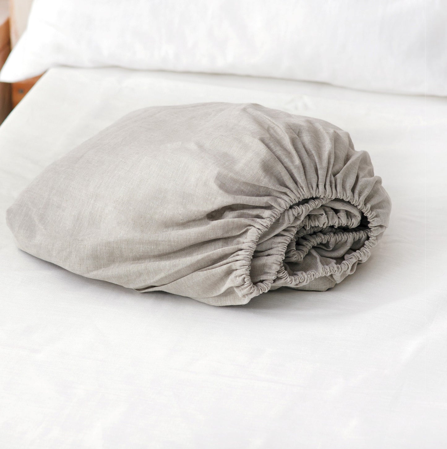 Linen fitted sheet of various heights
