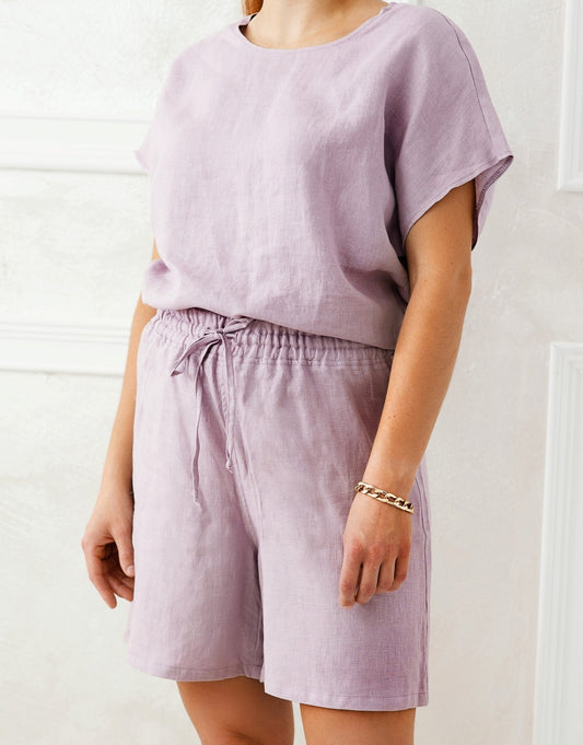 Lightweight linen shorts with ties