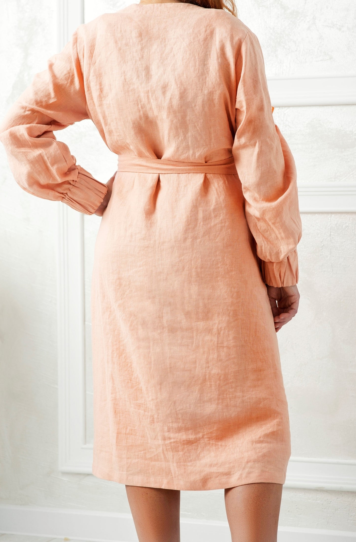 Linen robe with cuffs