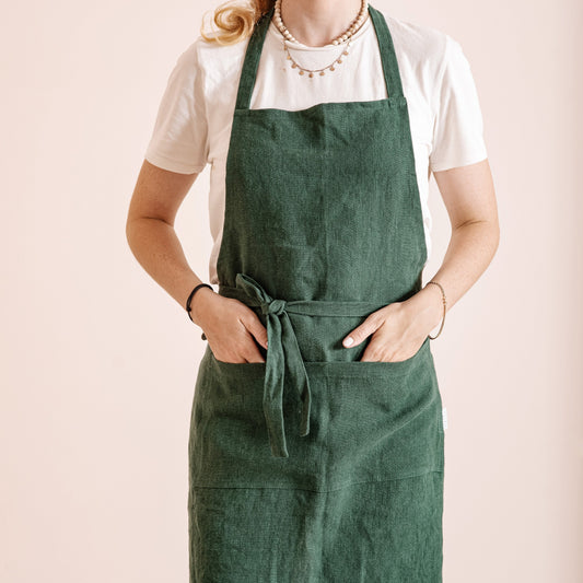 Classic linen apron with pockets