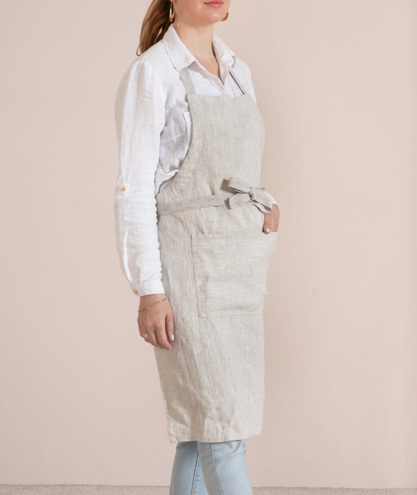 Adjustable linen apron in various colors