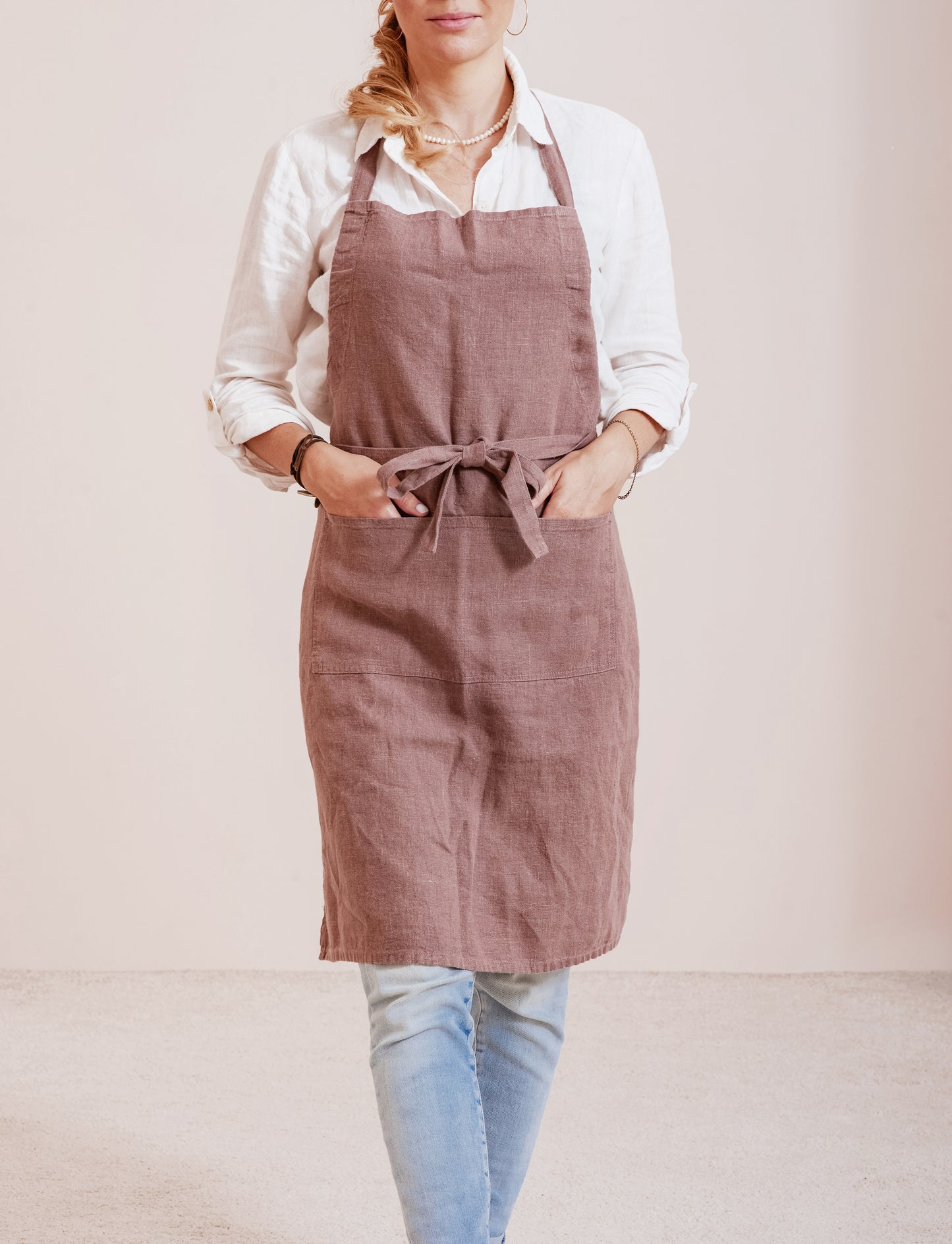 Adjustable linen apron in various colors