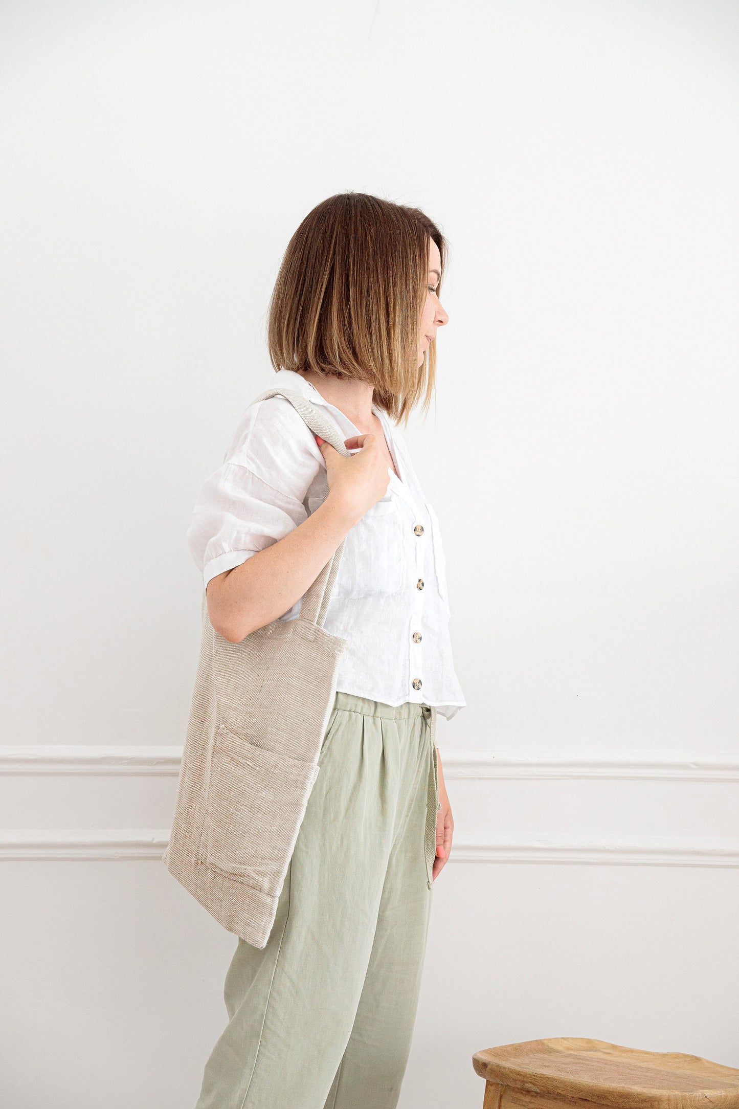 Linen tote bag with pockets