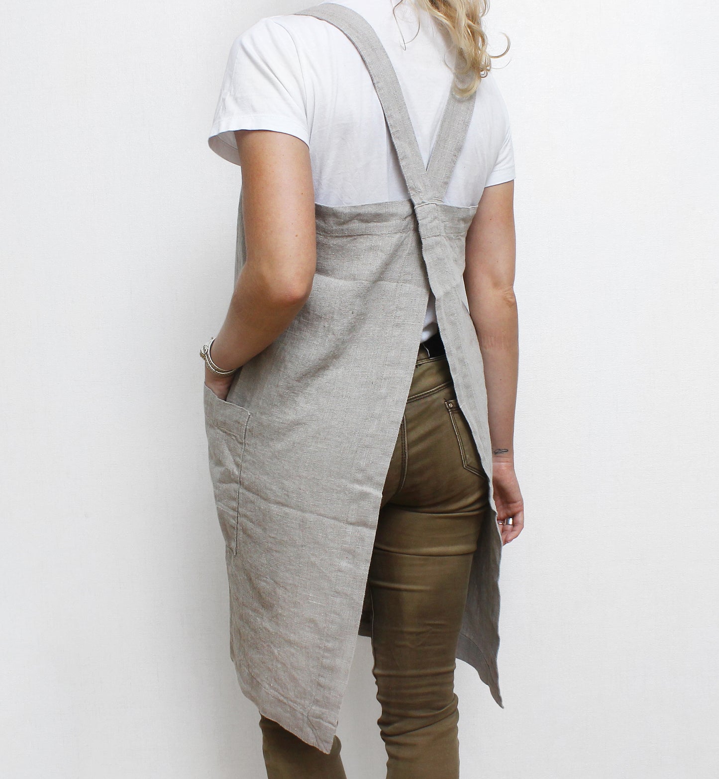 Japanese linen crossback apron with pockets