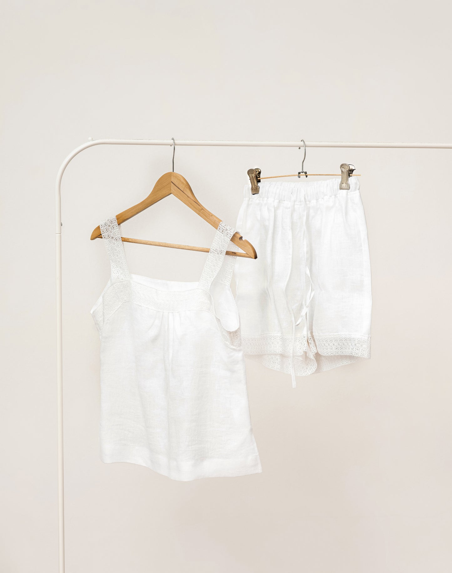 Linen pajama with lace