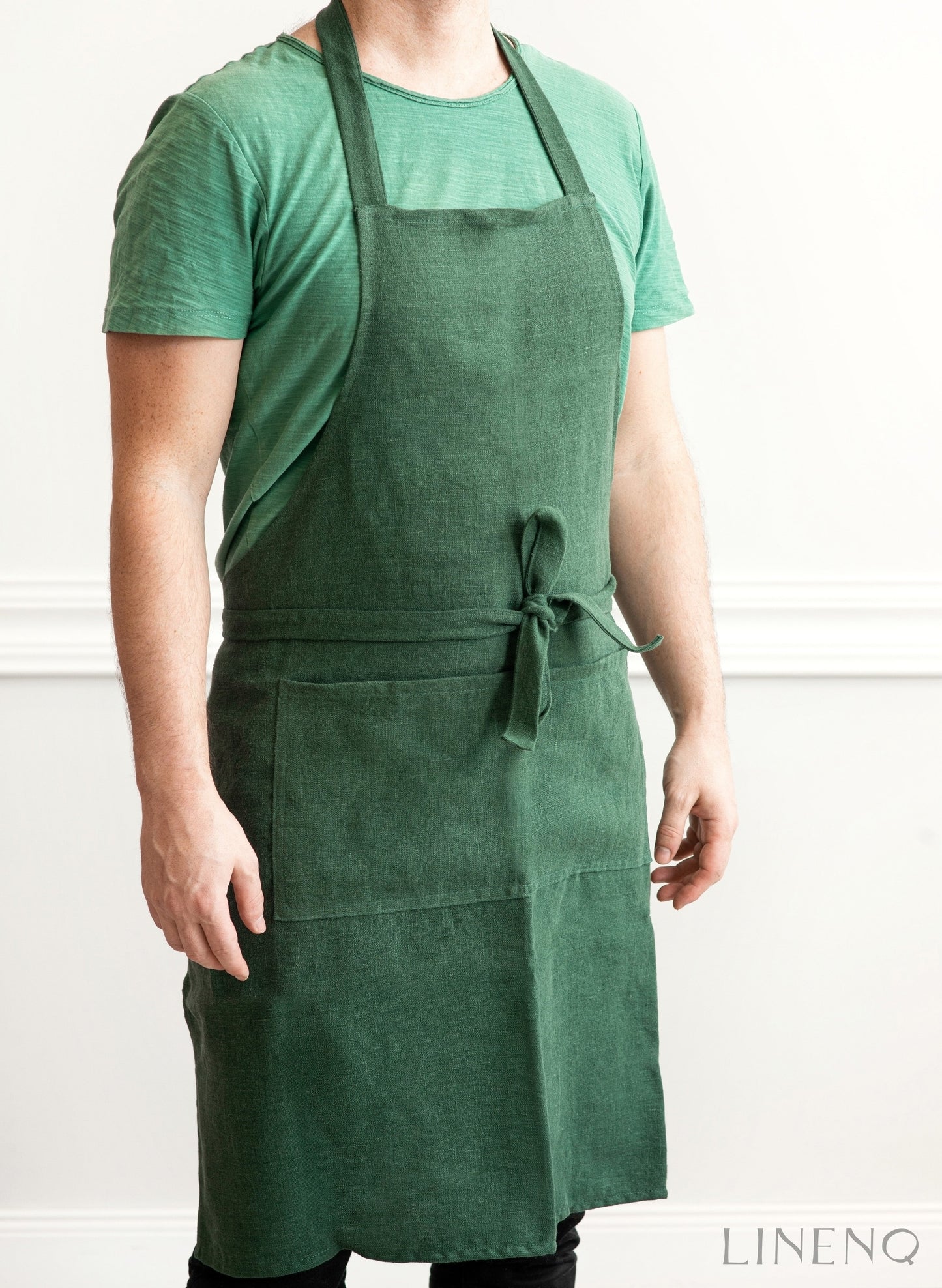 Stonewashed linen apron with pockets for men