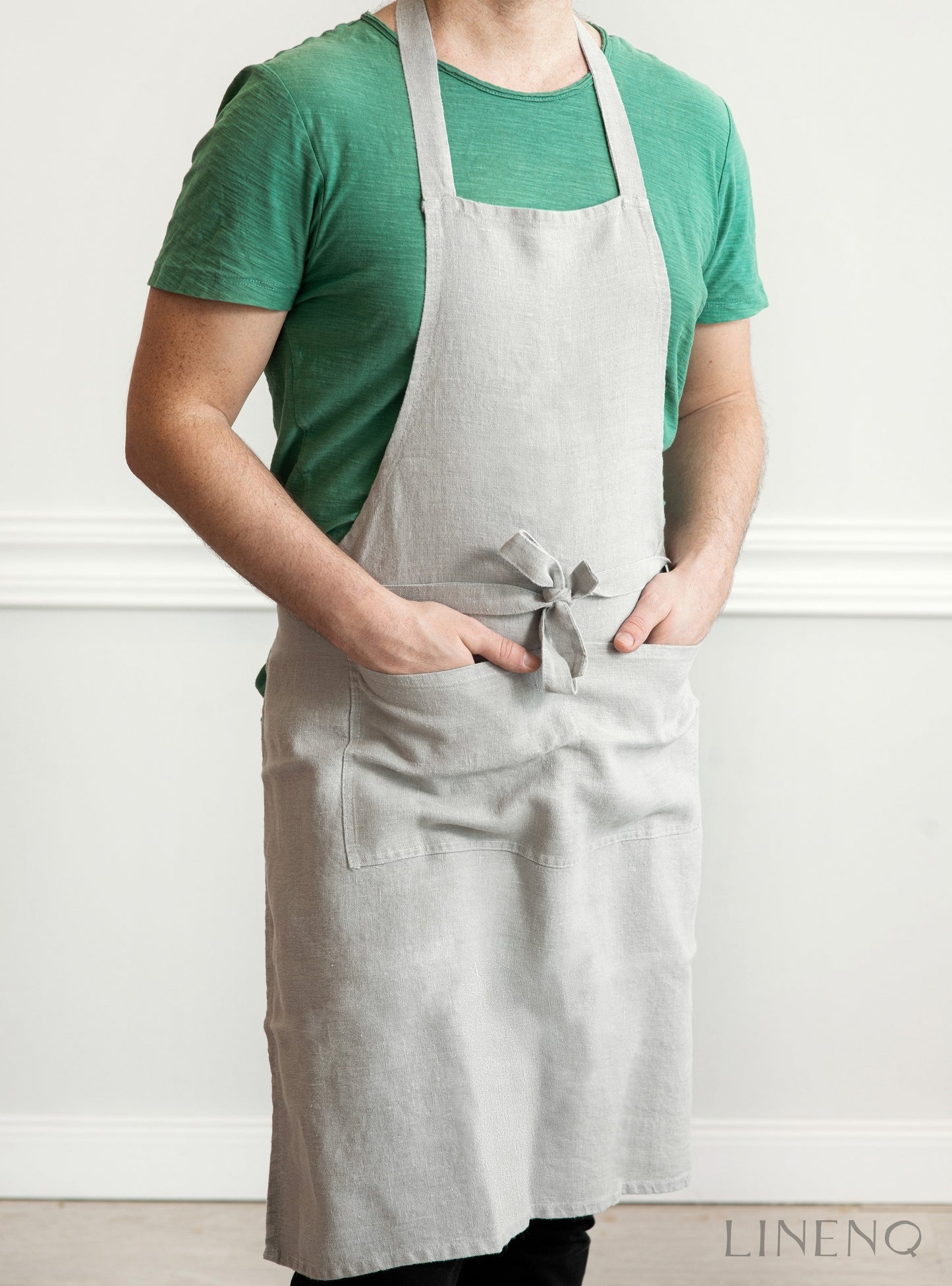 Stonewashed linen apron with pockets for men