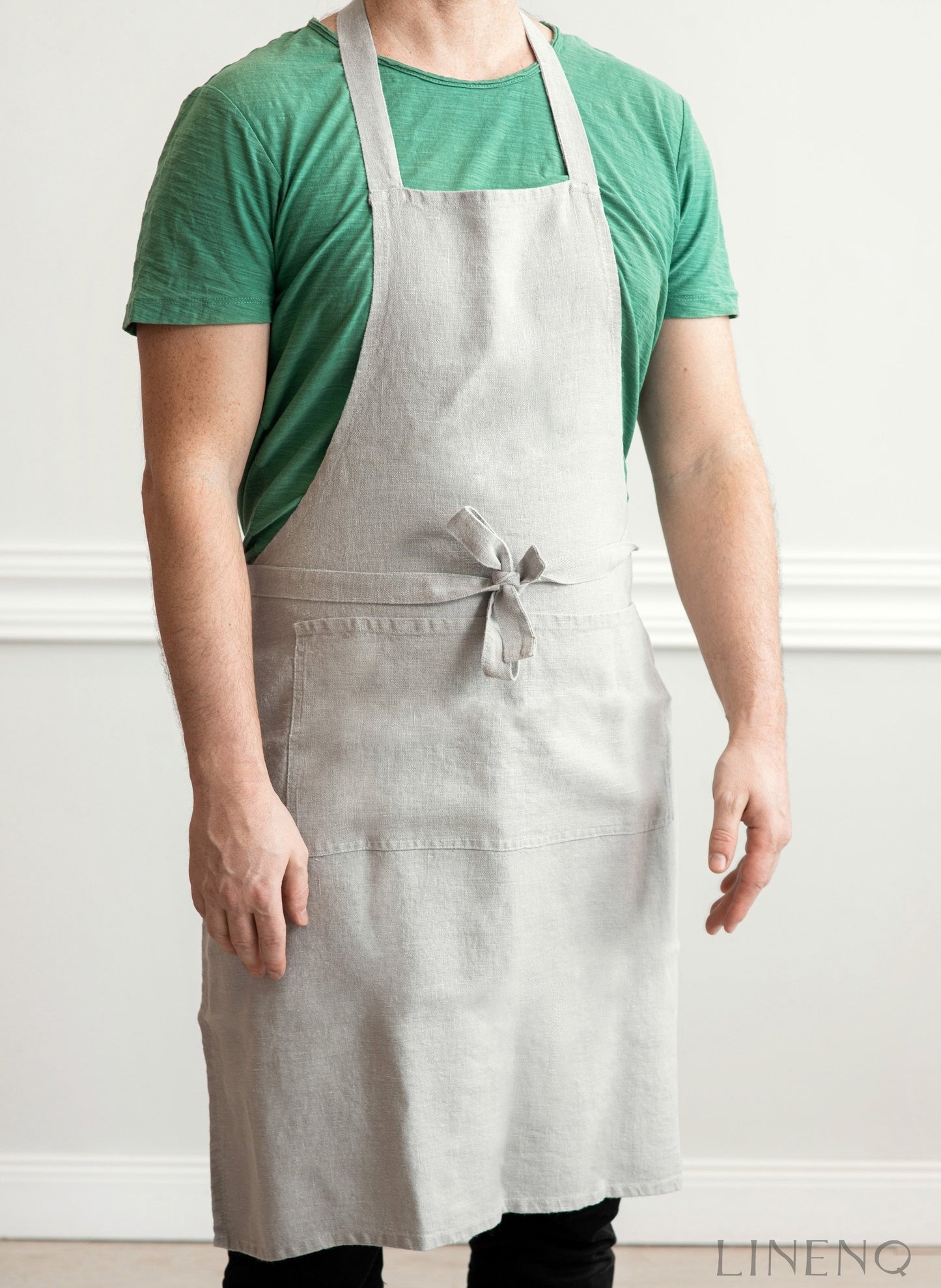 Stonewashed linen apron with pockets for men