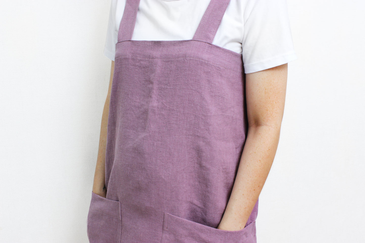 Japanese linen crossback apron with pockets