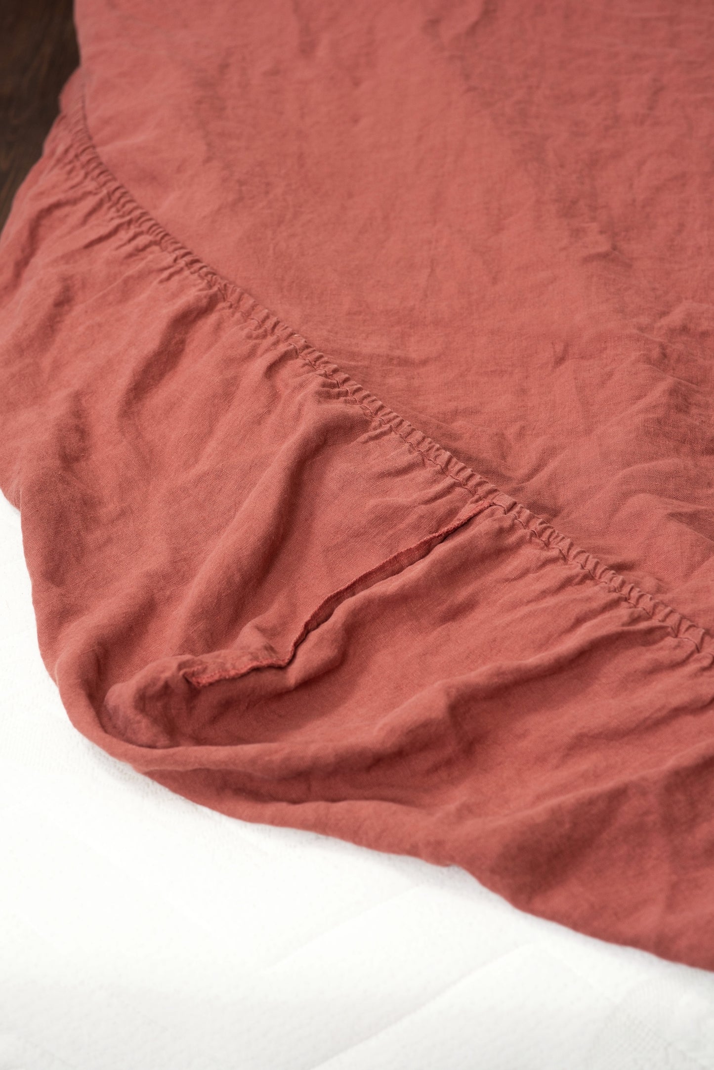 Linen fitted sheet in Queen size