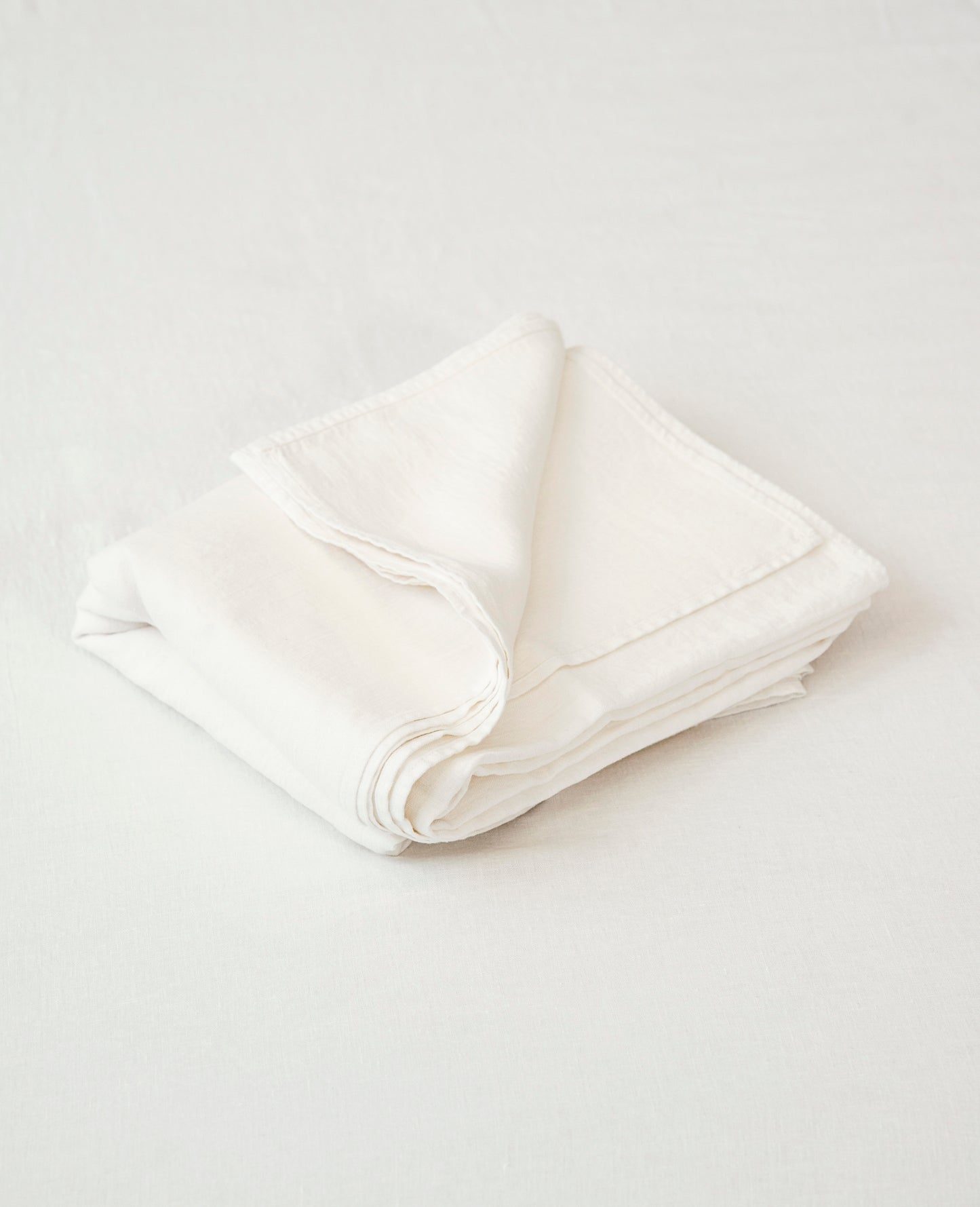 White linen bedding: Fitted sheet, Flat sheet, Pillowcase or Set