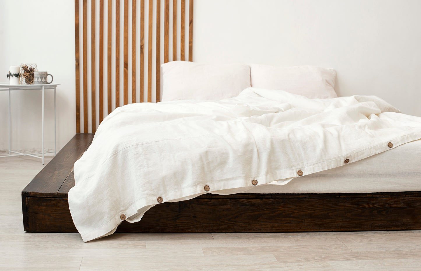 Linen duvet cover with coconut button closure