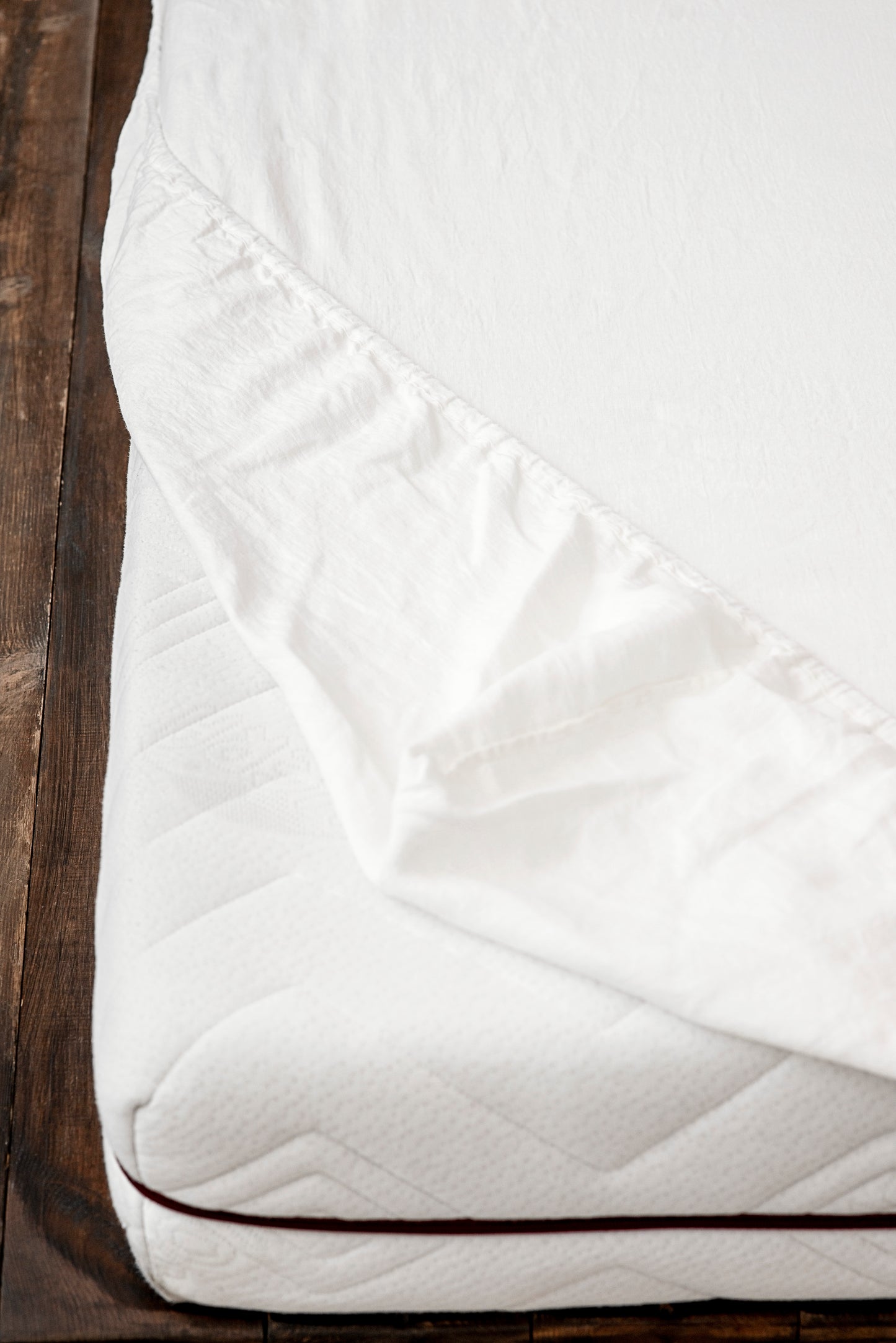 White linen bedding: Fitted sheet, Flat sheet, Pillowcase or Set