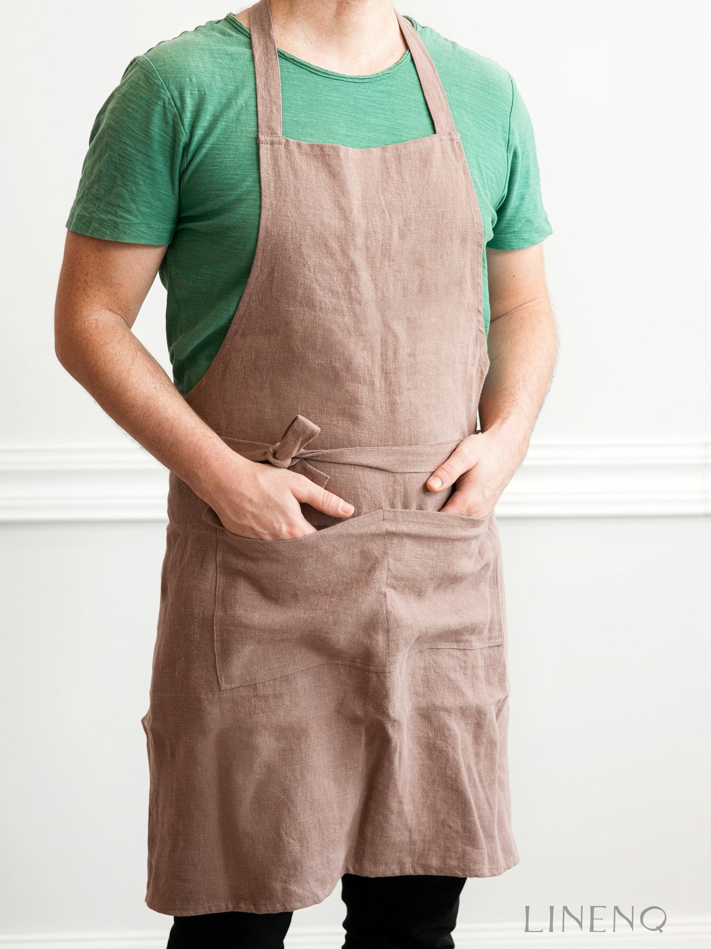 Stonewashed linen apron with pockets for men