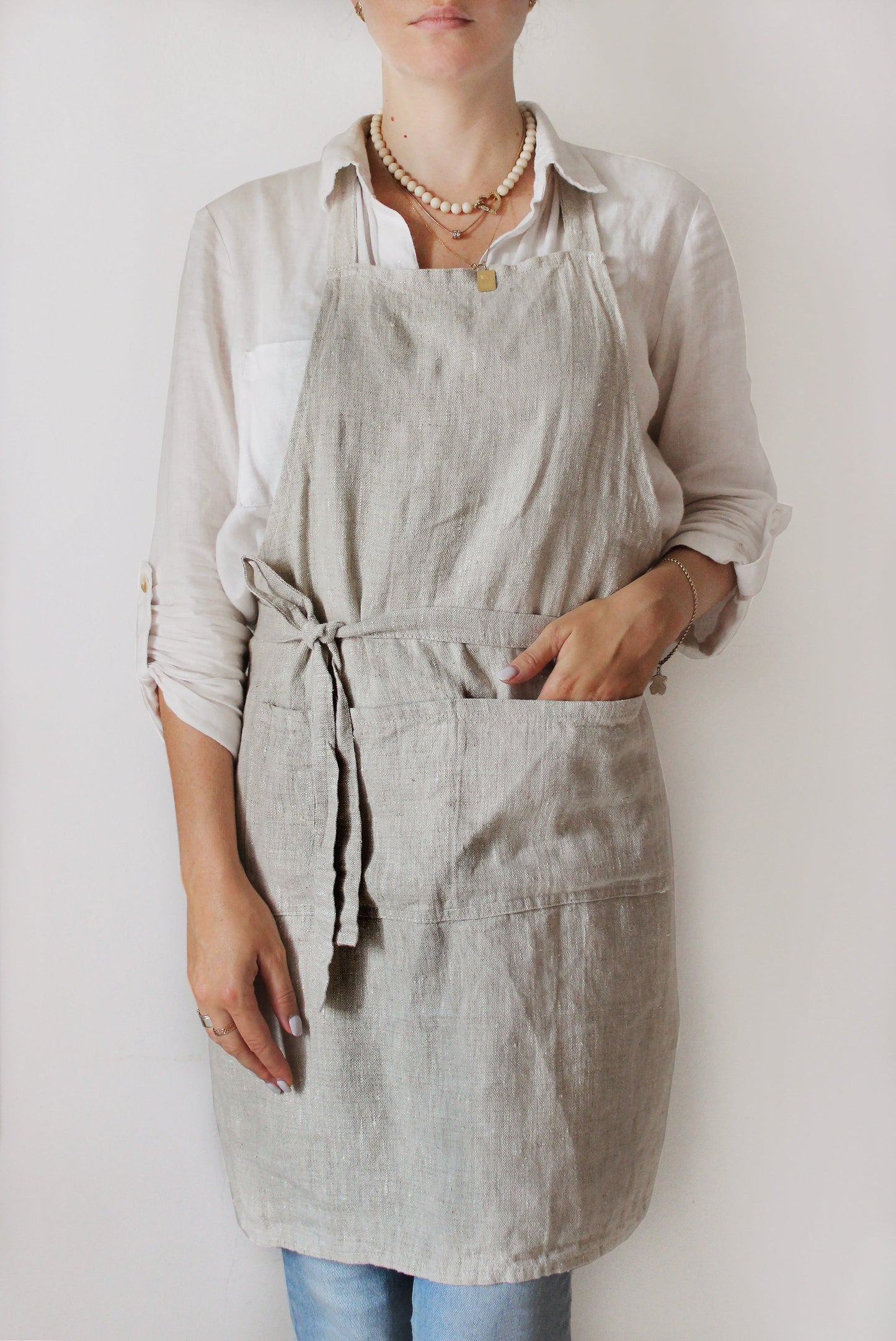 Stonewashed full linen apron with pockets