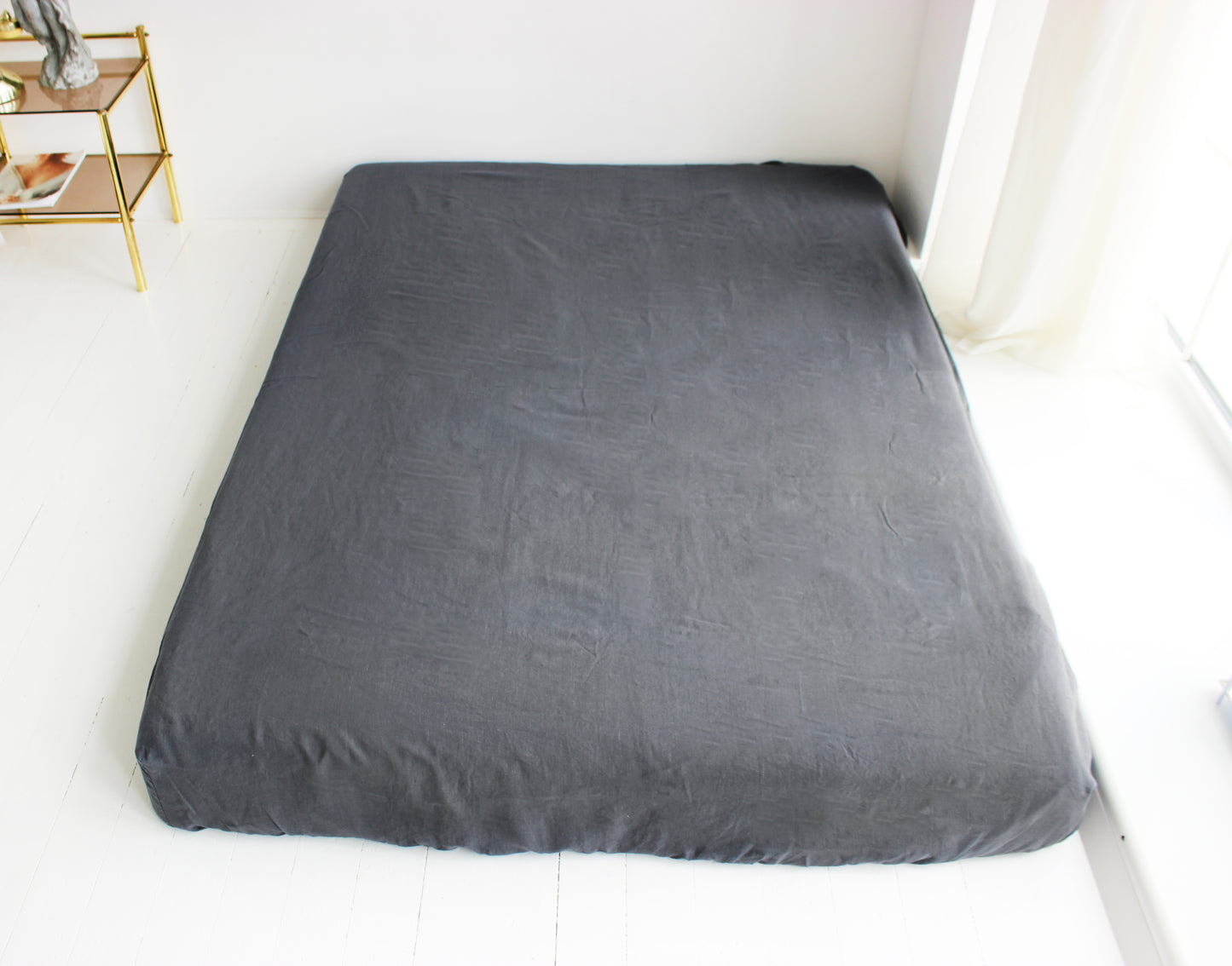 Linen fitted sheet in Queen size