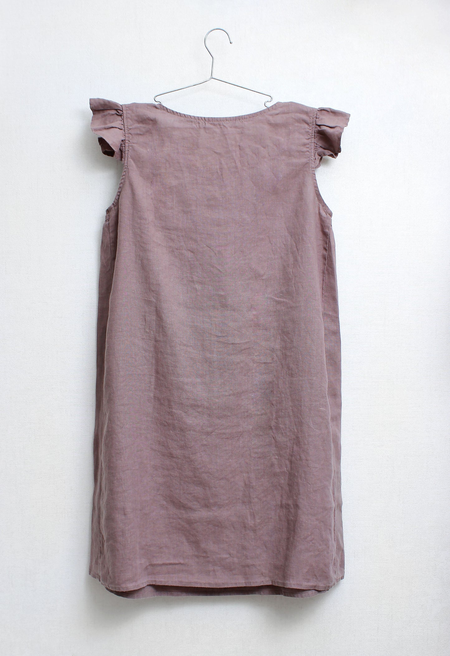 Linen nightgown with ruffles